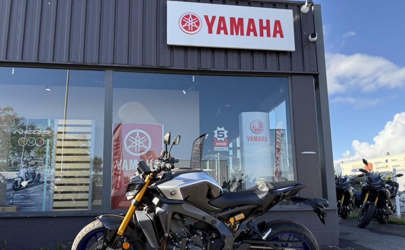 YAMAHA MT-09 SP 1