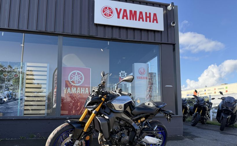 YAMAHA MT-09 SP 3