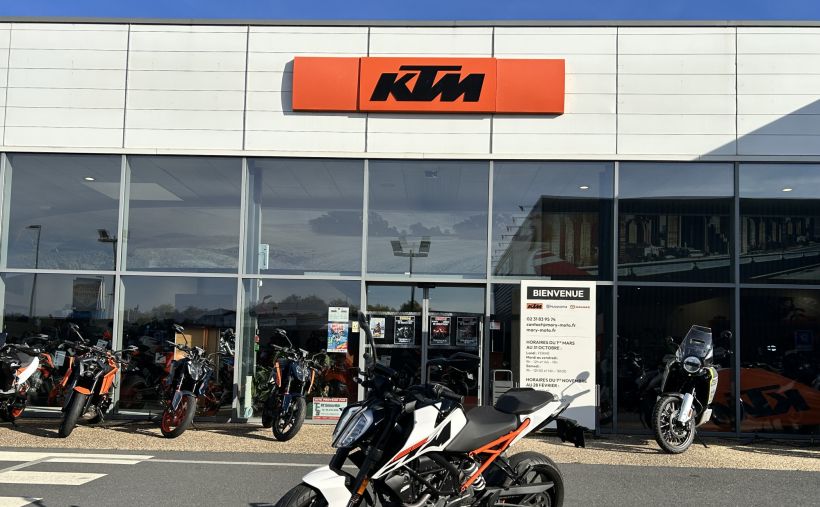 KTM 125 DUKE ABS 26