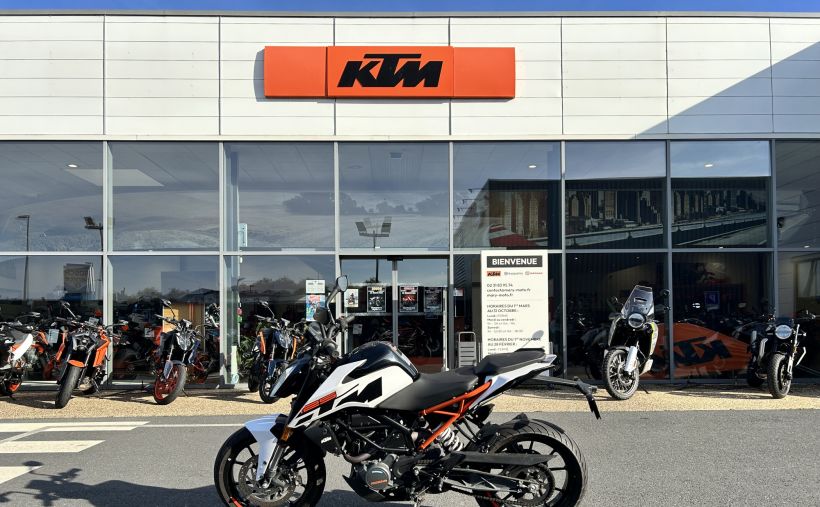 KTM 125 DUKE ABS 39