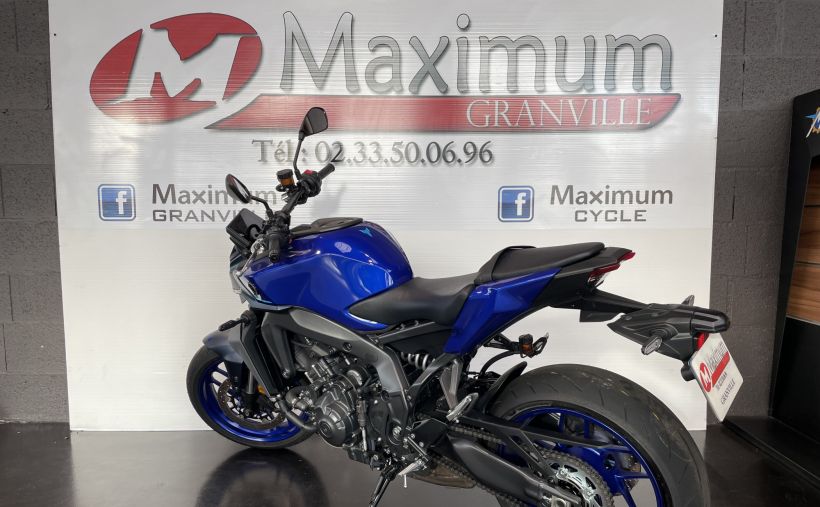 YAMAHA MT-09 18