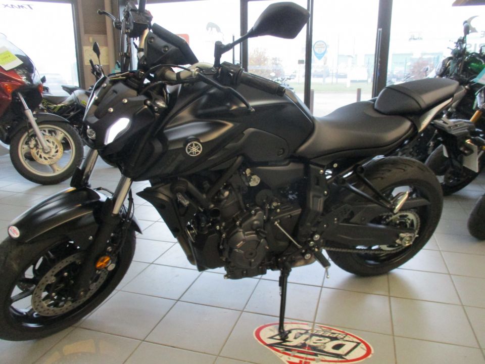 YAMAHA MT-07 40