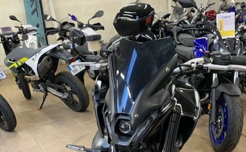 YAMAHA MT-09 2