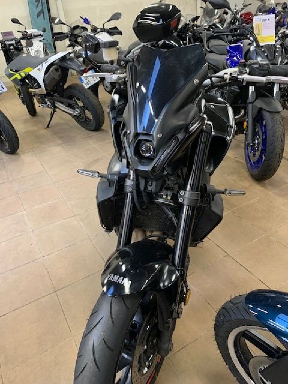 YAMAHA MT-09 8