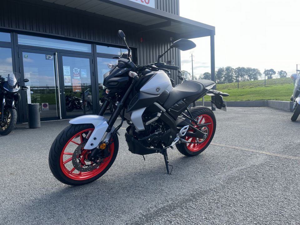 YAMAHA MT-125 15