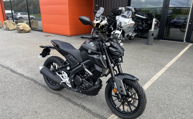 YAMAHA MT-125 ABS 10