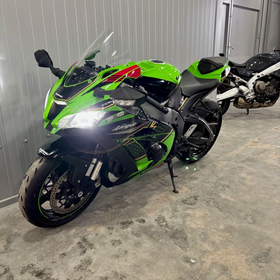 KAWASAKI ZX-10R 12