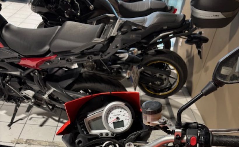 TRIUMPH SPEED TRIPLE 1050 2