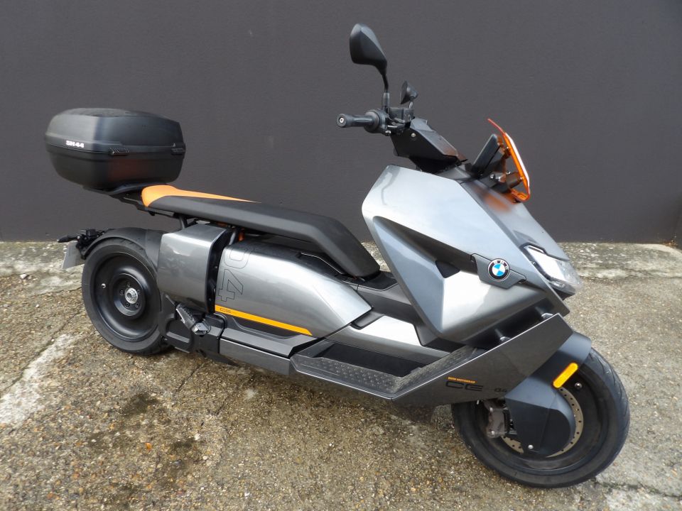 BMW CE 04 0