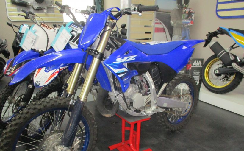 YAMAHA YZ 125 3
