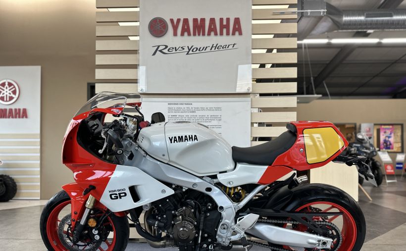 YAMAHA XSR 900 GP 5