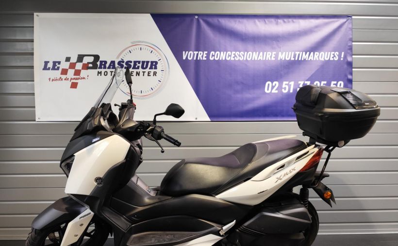 YAMAHA XMAX 300 6