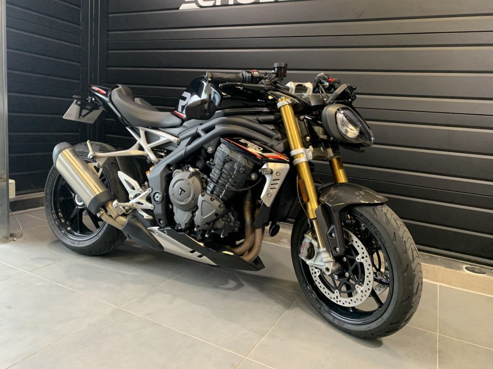 TRIUMPH SPEED TRIPLE 1200 RS 8