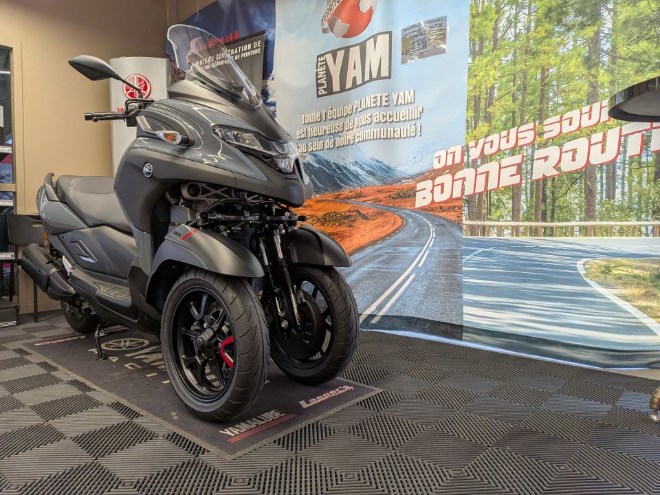 YAMAHA TRICITY 300 1