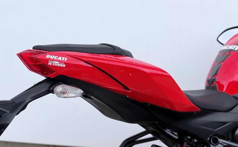 DUCATI STREETFIGHTER 8