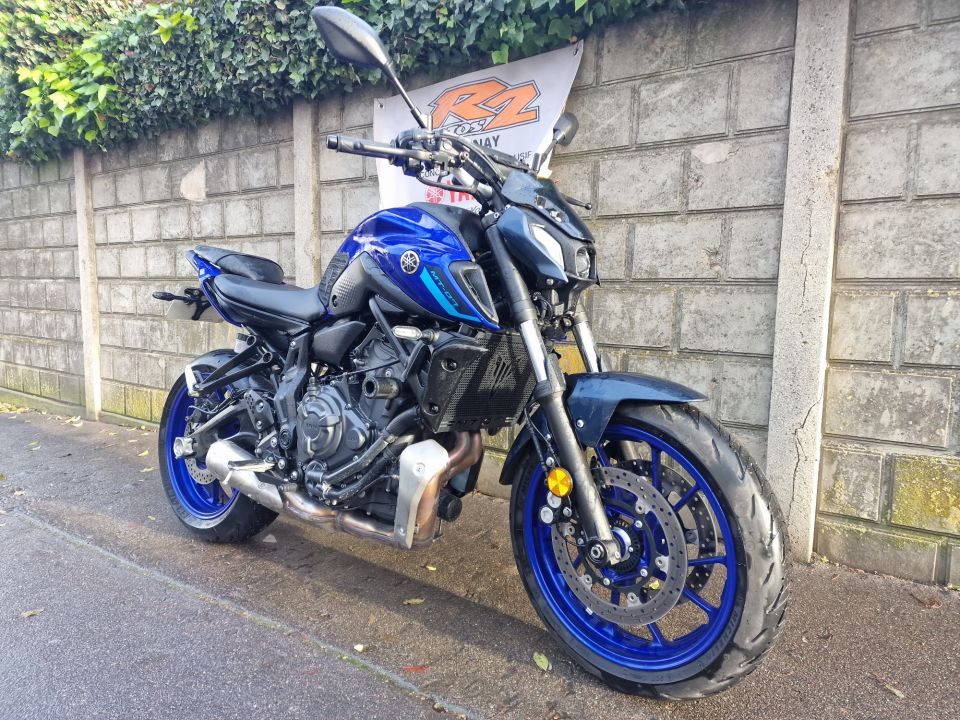 YAMAHA MT-07 (47.5CV) 1