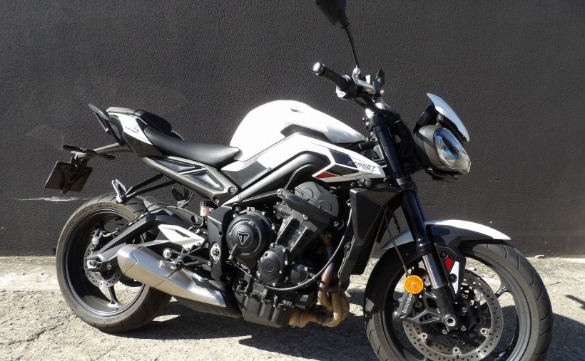 TRIUMPH STREET TRIPLE 765 R 1