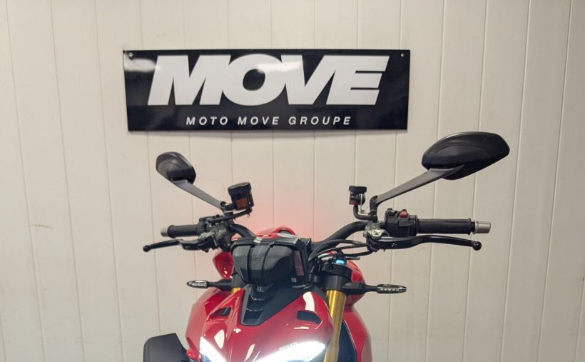 DUCATI STREETFIGHTER V4S 2