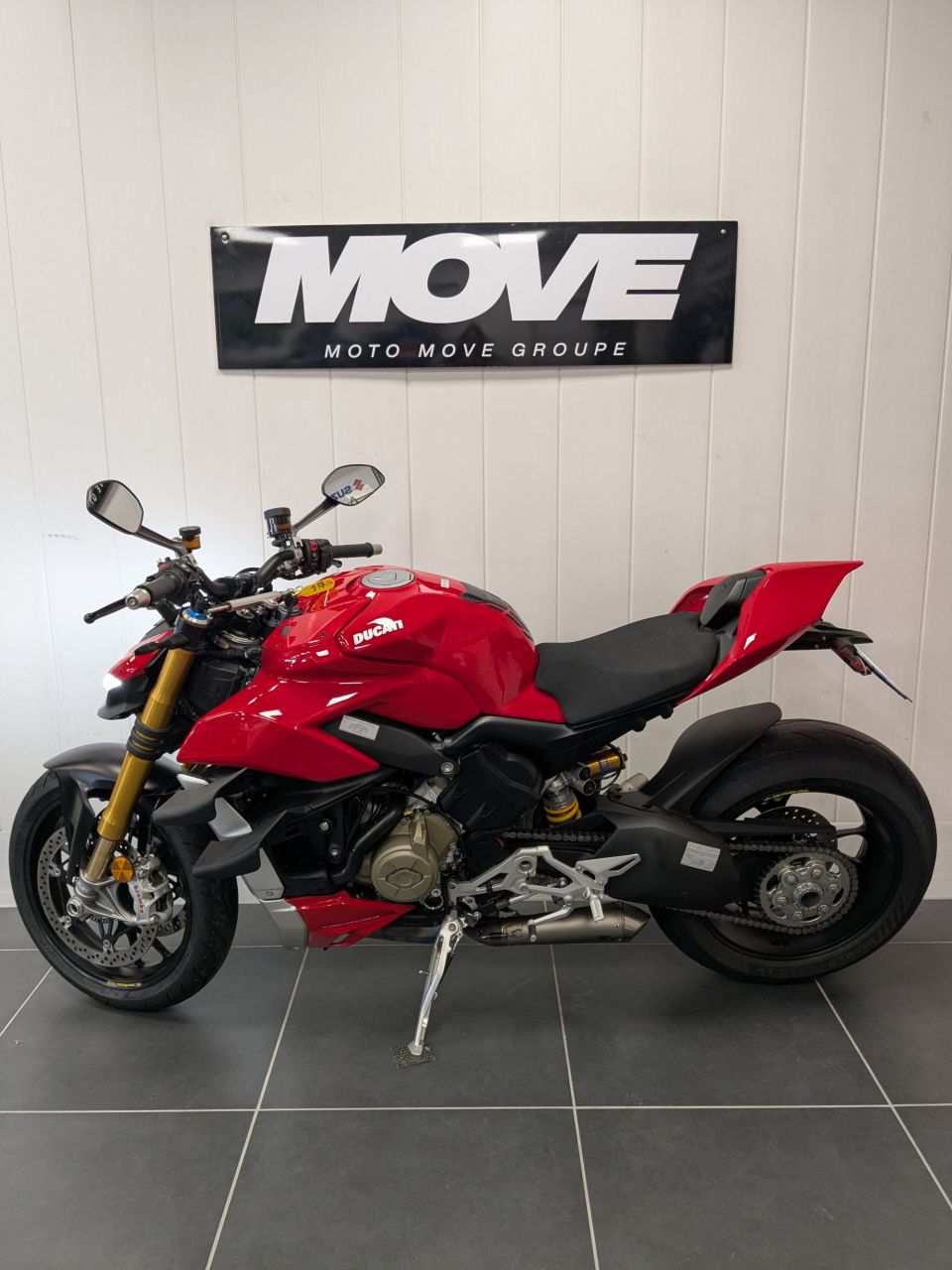 DUCATI STREETFIGHTER V4S 4