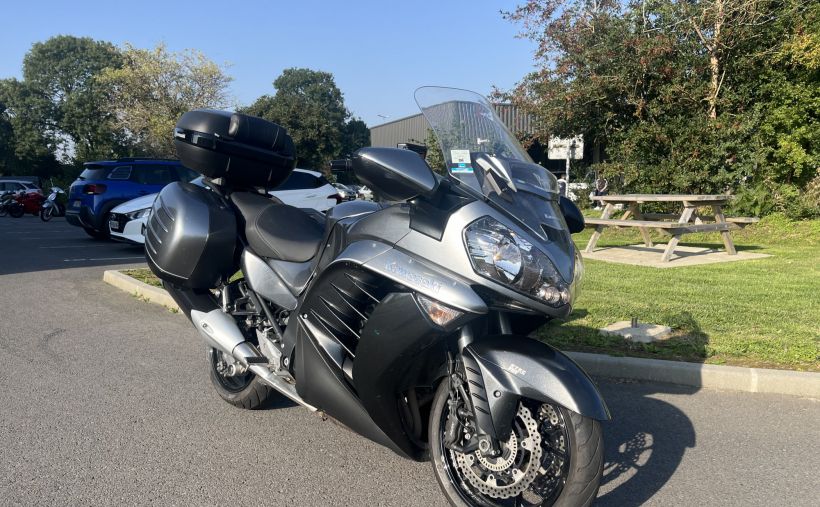 KAWASAKI GTR 1400 2