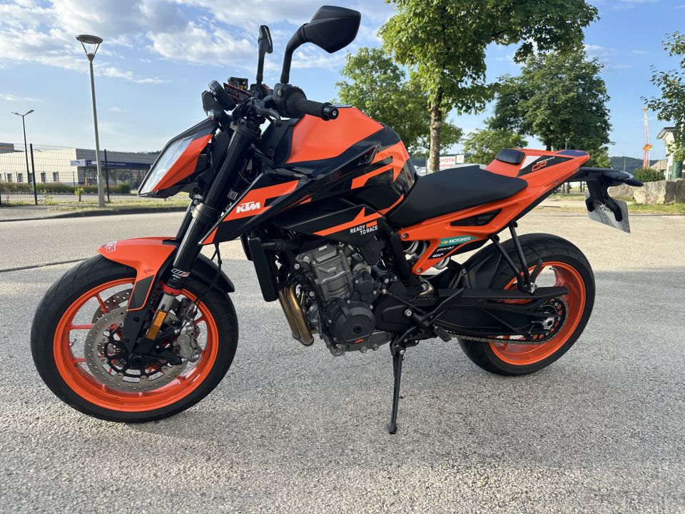 KTM 890 DUKE GP 2