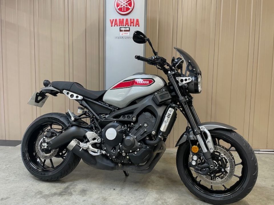 YAMAHA XSR 900 1