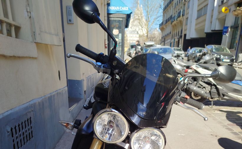 TRIUMPH STREET TRIPLE 675 4