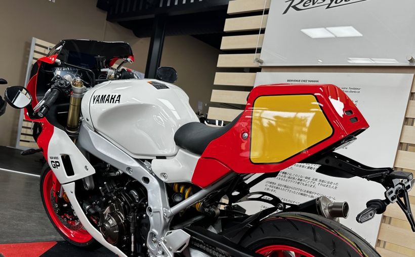 YAMAHA XSR 900 GP 3