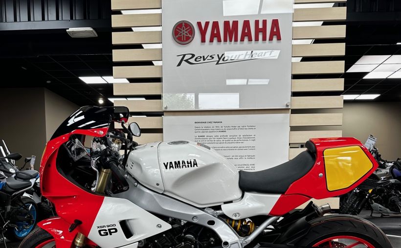 YAMAHA XSR 900 GP 2