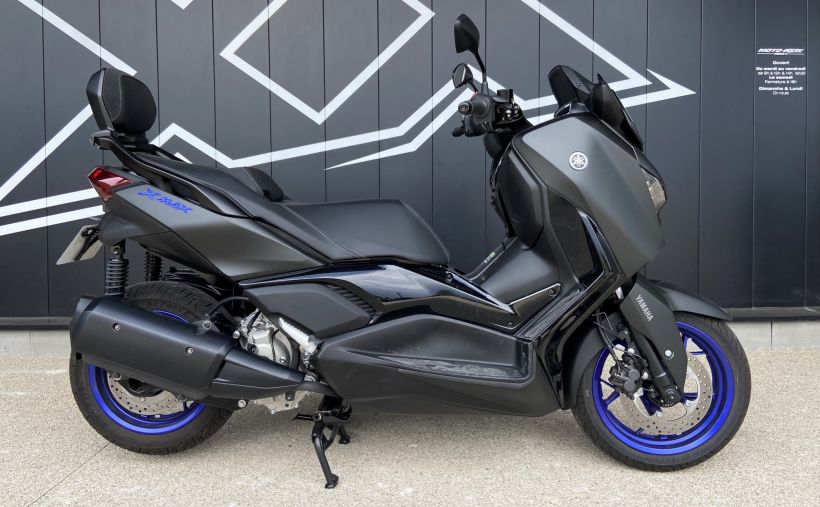 YAMAHA XMAX 300 0