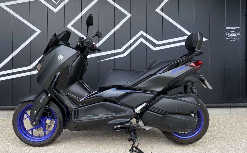 YAMAHA XMAX 300 2