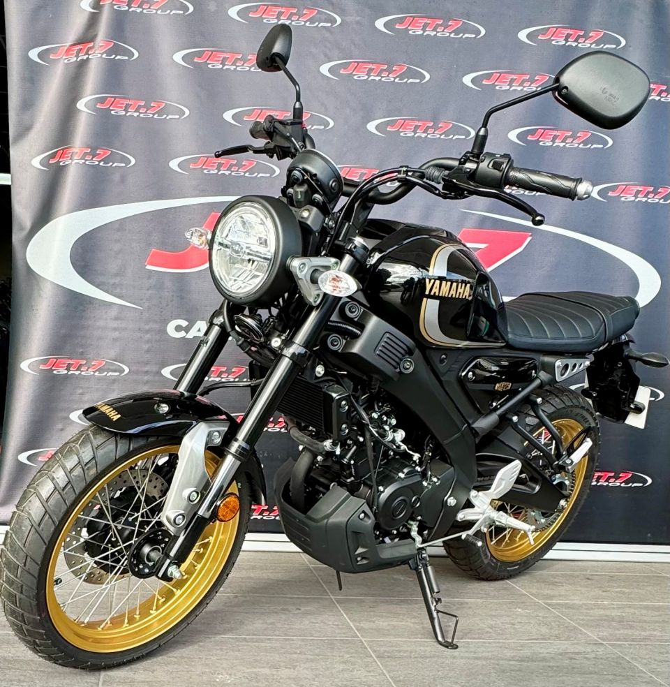 YAMAHA XSR 125 Legacy 1