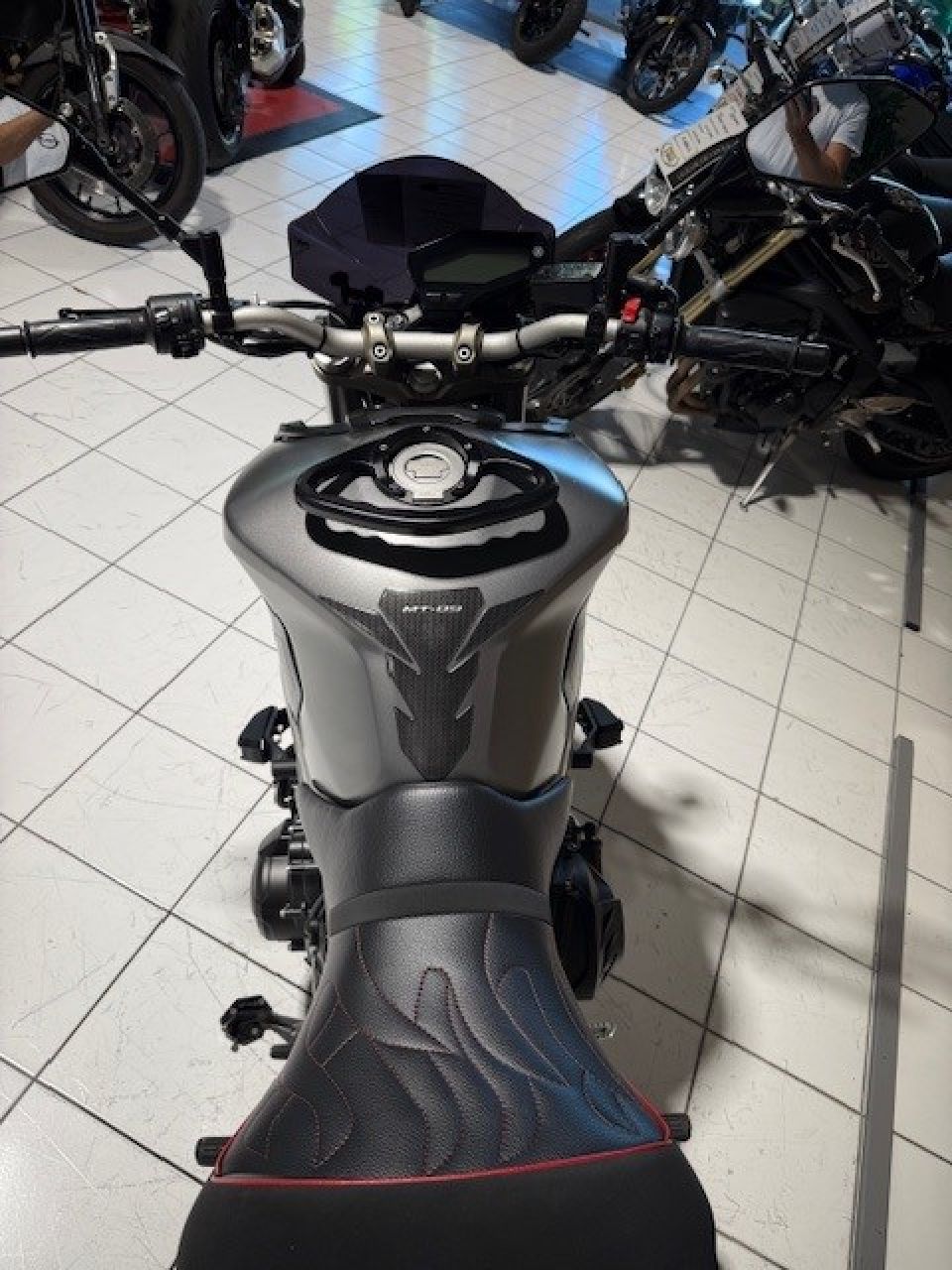 YAMAHA MT-09 1