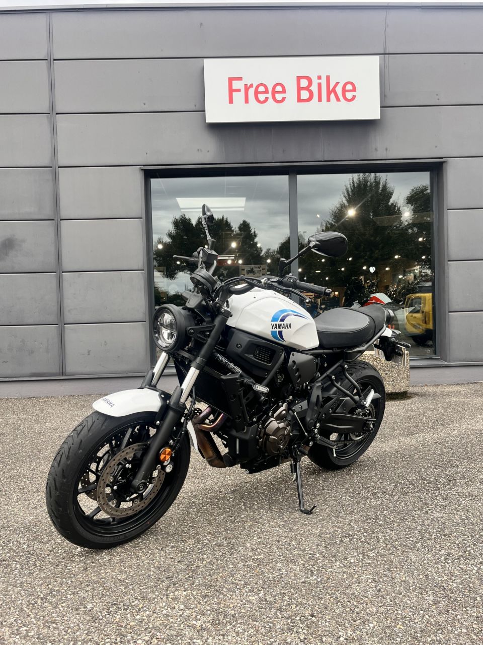 YAMAHA XSR 700 0