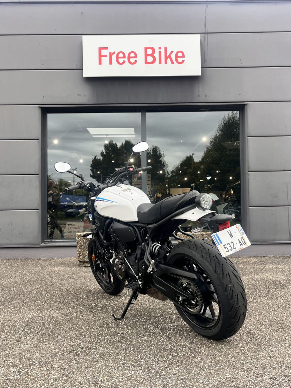 YAMAHA XSR 700 2