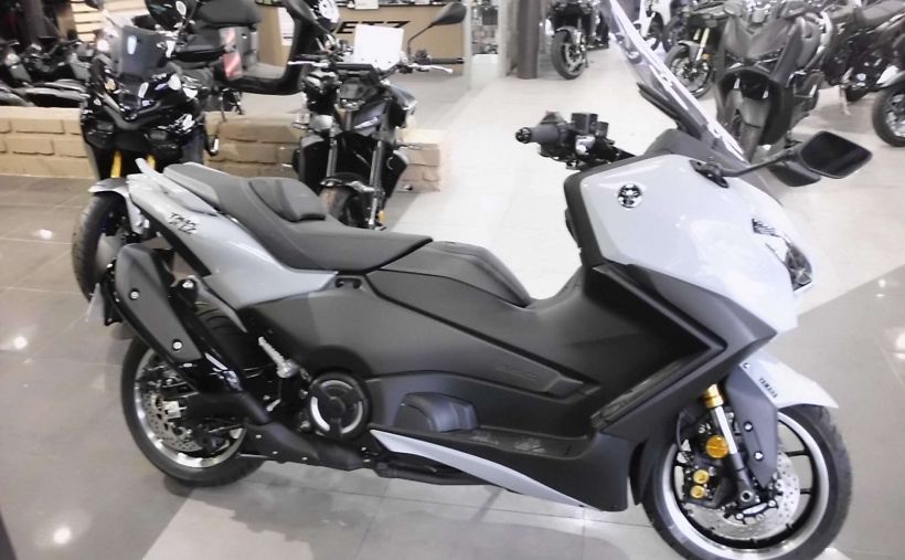 YAMAHA XP T-MAX 560 TECH MAX 2