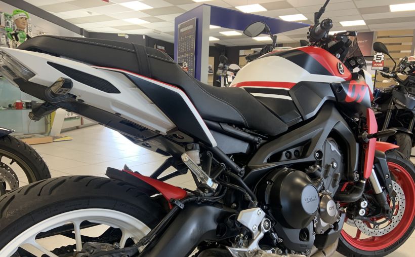 YAMAHA MT-09 3