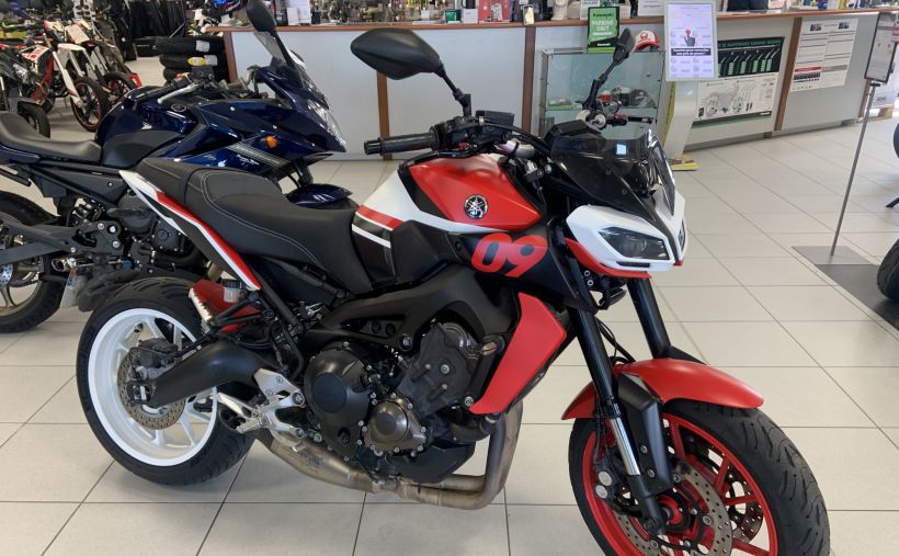 YAMAHA MT-09 0
