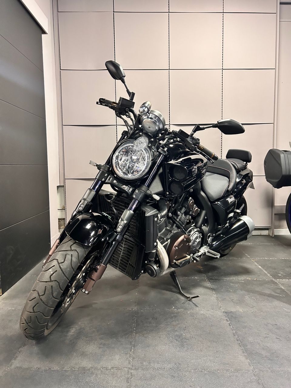 YAMAHA V-MAX 1700 1