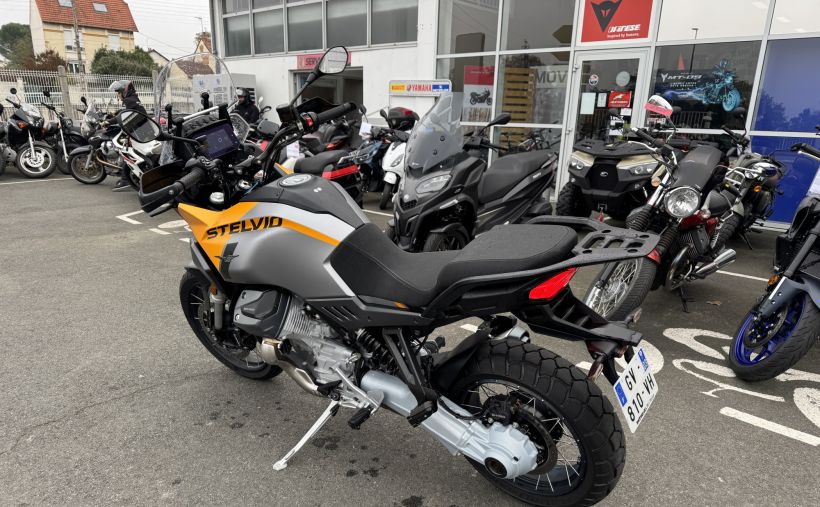 MOTO GUZZI STELVIO 11