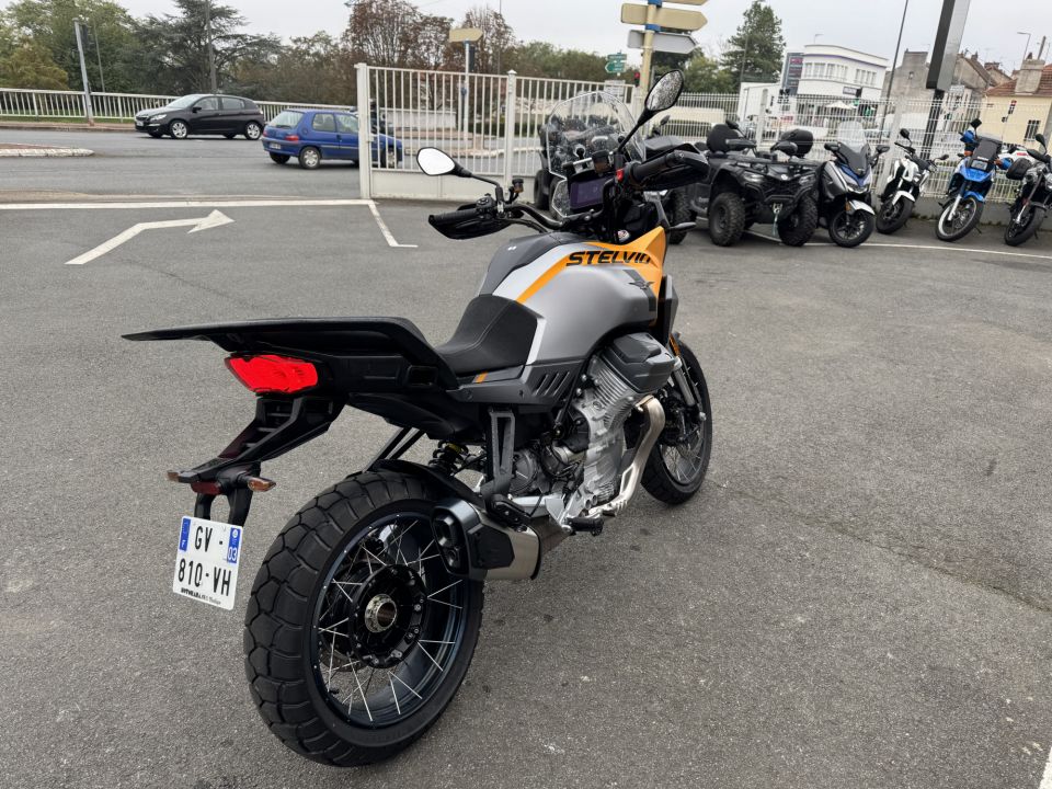 MOTO GUZZI STELVIO 22