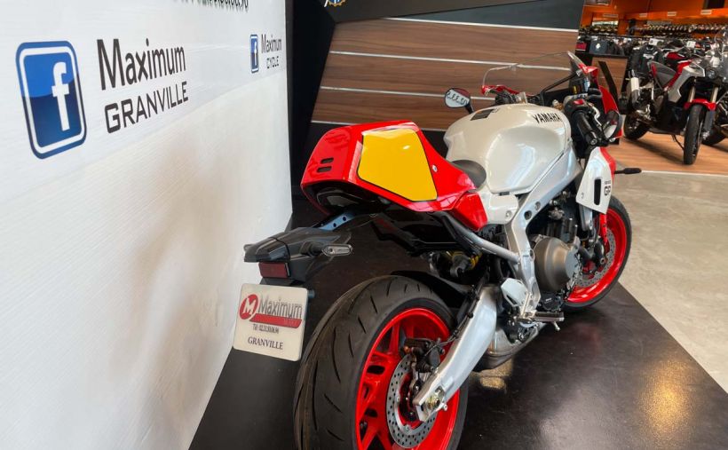 YAMAHA XSR 900 GP 1