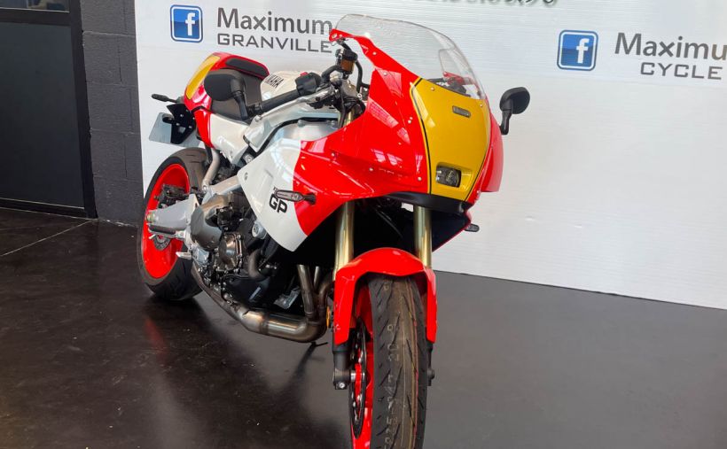 YAMAHA XSR 900 GP 2