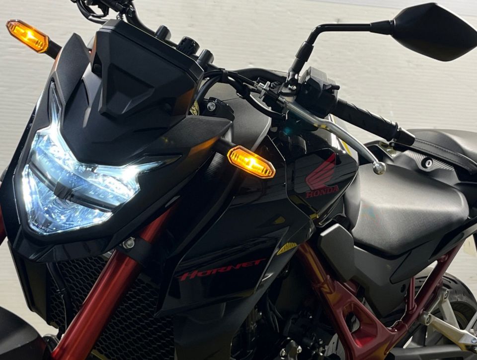 HONDA CB 750 HORNET 48