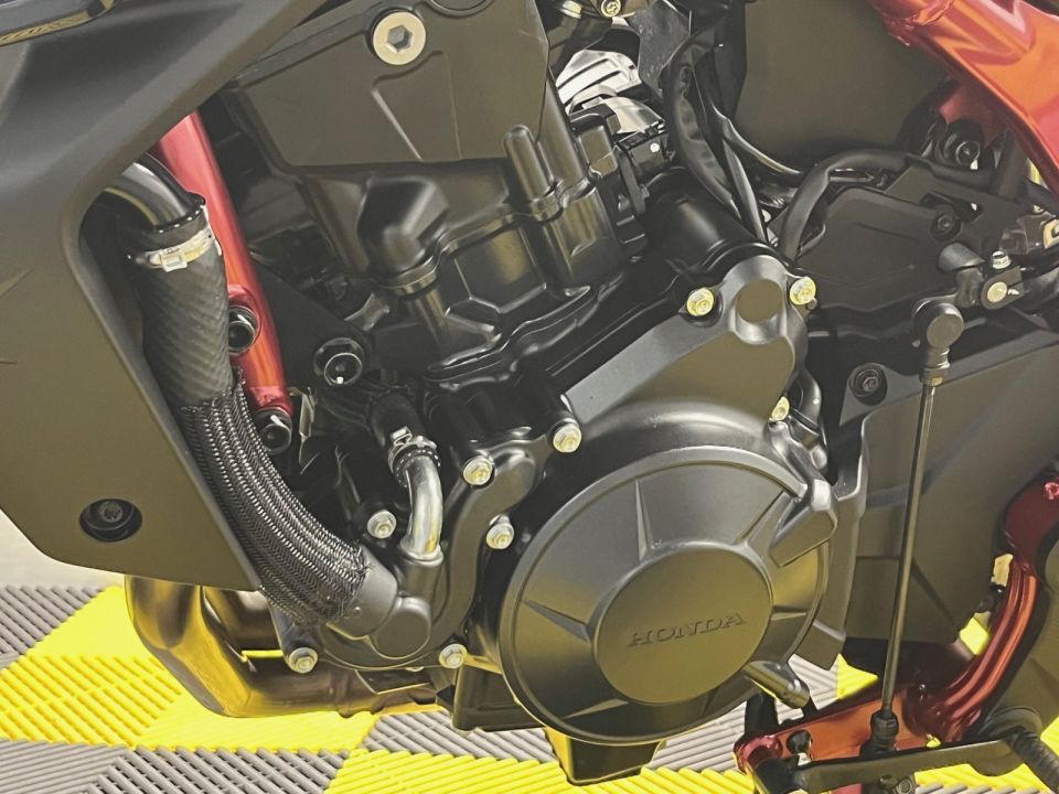 HONDA CB 750 HORNET 42