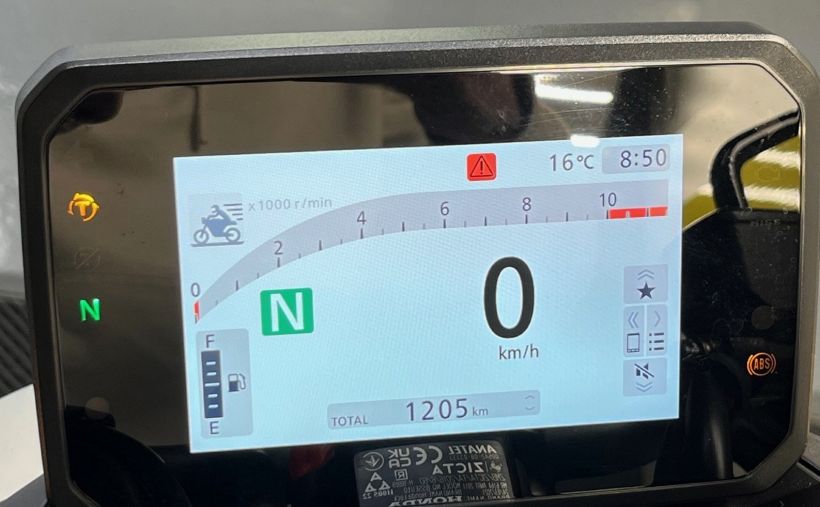 HONDA CB 750 HORNET 18