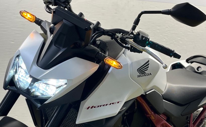 HONDA CB 750 HORNET 36