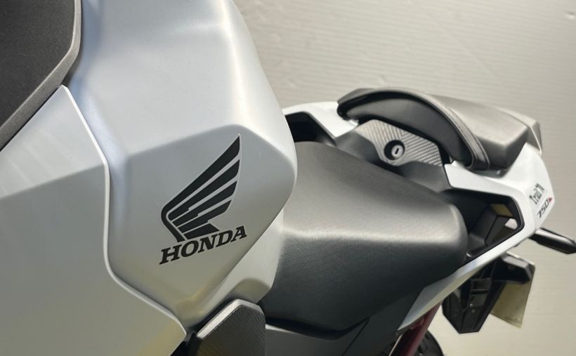 HONDA CB 750 HORNET 54