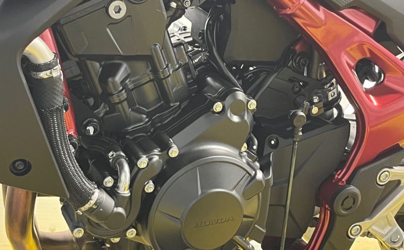 HONDA CB 750 HORNET 60