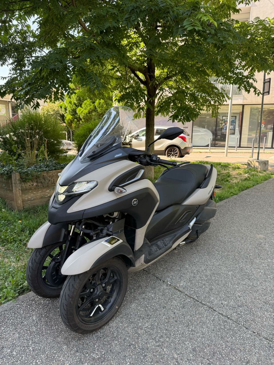 YAMAHA TRICITY 300 5